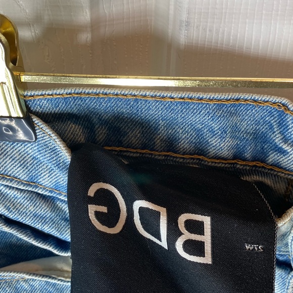 sold**BDG Hi Rise Mom Jean Shorts - Picture 4 of 6